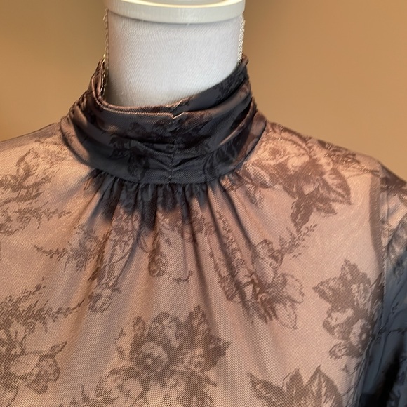 NWT WAYF Woman's Floral Fancy Body Suit Size S - Picture 2 of 8